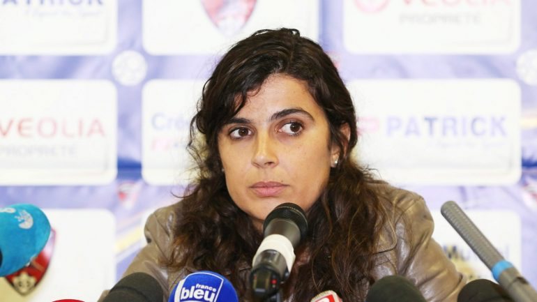 A treinadora chegou a orientar as seleções femininas do Qatar e do Irão