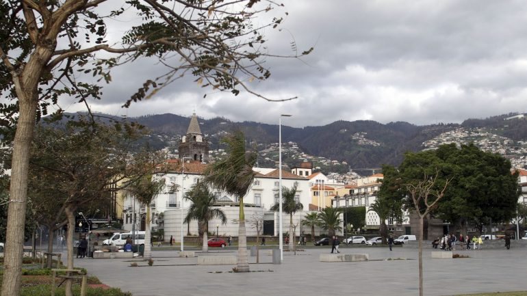 Atualmente, na rota Lisboa-Funchal a TAP opera com um total de 93 frequências semanais e a easyJet oferece 33