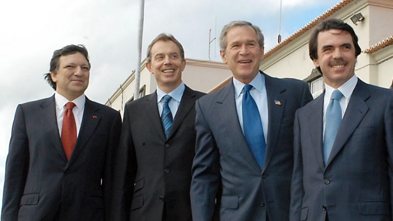 Além de José Maria Aznar, participaram na Cimeira das Lajes George W. Bush, Tony Blair e Durão Barroso