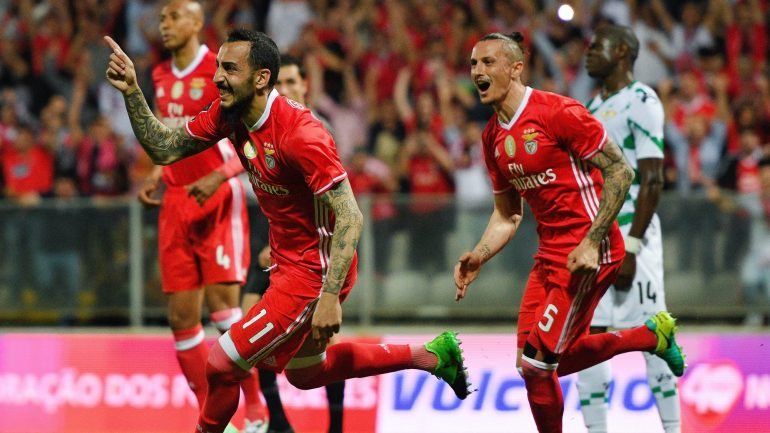 Mitroglou voltou a ser decisivo para a vitória do Benfica, no dia em que apontou o 26.º golo da temporada