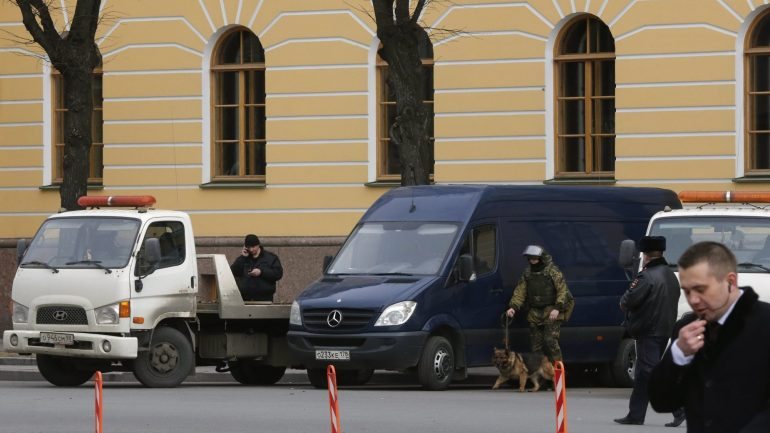 O atentado de São Petersburgo matou 13 passageiros e feriu dezenas de outros