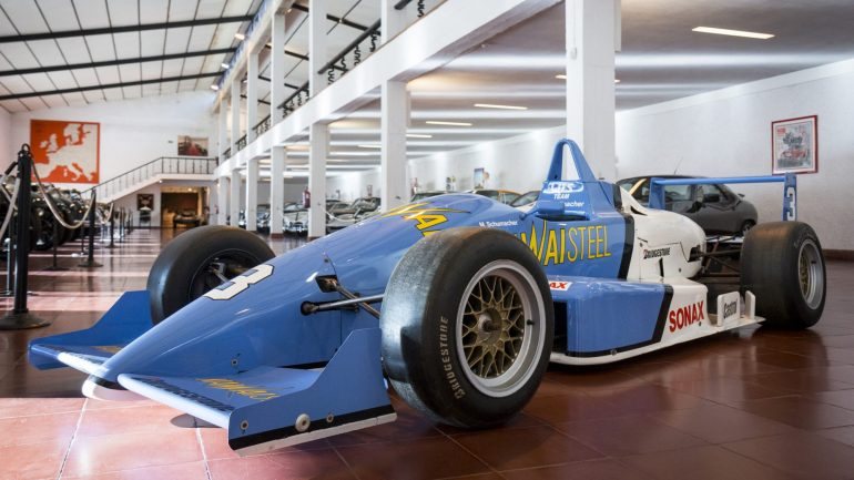O Reynard 903 é um dos mais célebres carros de Fórmula 3 de sempre. Foi neste monolugar que Schumi venceu o Grande Prémio de Macau de 1990