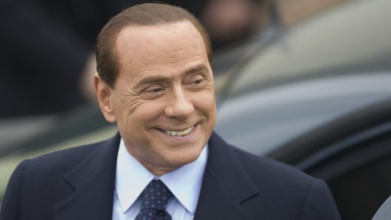 O anúncio oficial foi feito esta quinta-feira, pela Fininvest, a 'holding' de Silvio Berlusconi, e pelos compradores chineses
