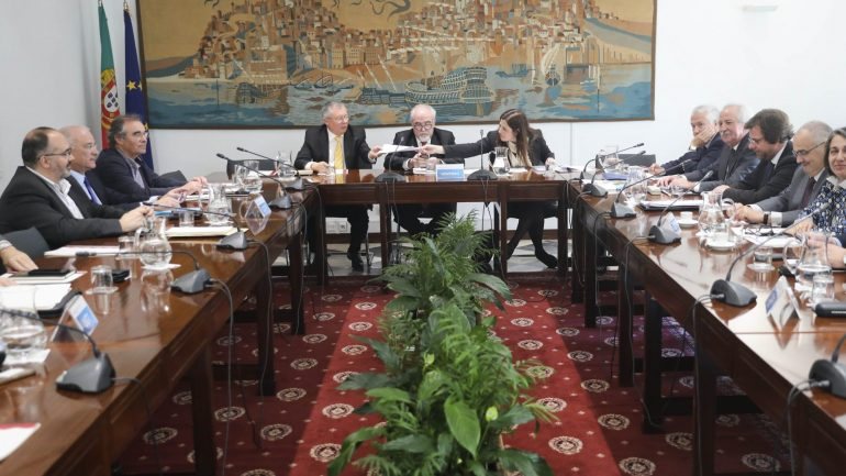 A reunião plenária tem como ponto único na ordem de trabalhos a apresentação do Programa Nacional de Reformas