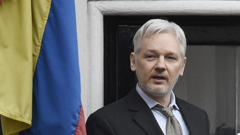 Julian Assange, de 45 anos, está refugiado na embaixada do Equador em Londres desde 2012.