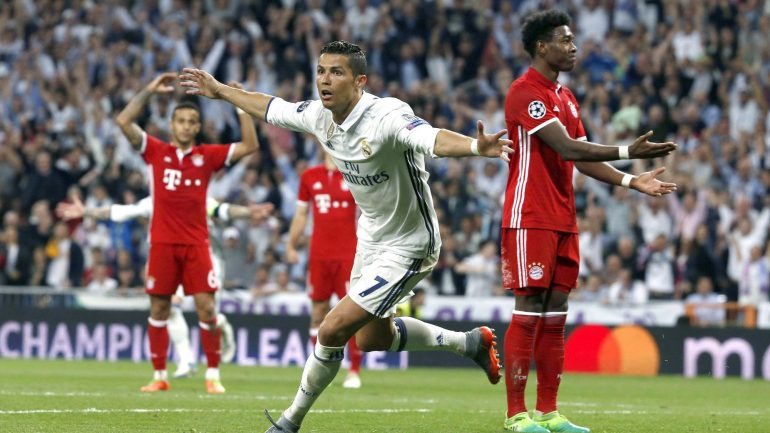 Ronaldo apontou um hat-trick frente ao Bayern e tornou-se o primeiro jogador a chegar aos 100 golos na Champions