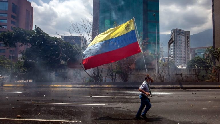 De acordo com as autoridades venezuelanas, 1.289 pessoas foram detidas desde 4 de abril