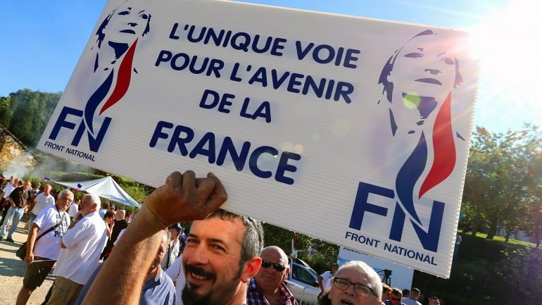 A segunda volta das eleições francesas, que opõe Marine Le Pen e Emmanuel Macron, acontece no próximo domingo