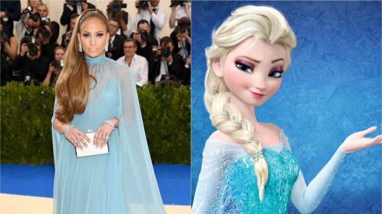 O conjunto Valentino da cantora Jennifer Lopez foi comparado à personagem Elsa do filme &quot;Frozen&quot;.