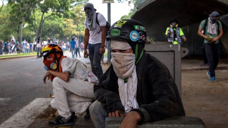 As marchas a favor e contra o Presidente venezuelano, intensificaram-se há um mês