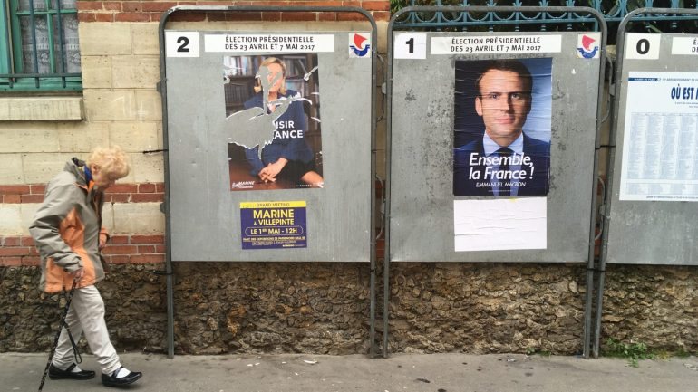 Todas as sondagens dão a vitória a Emmanuel Macron, com mais 60% dos votos