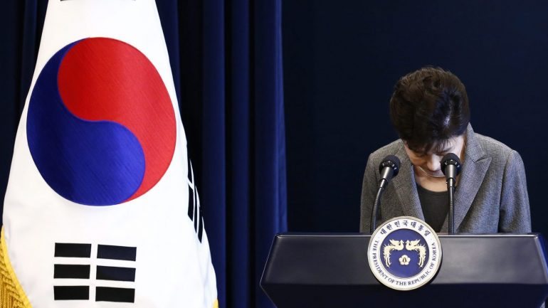 A antiga presidente, Park Geun-gye, foi destituída na sequência das acusações por crimes de corrupção em março, e a luta pela transparência fez-se sentir nesta campanha