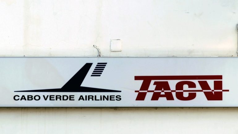 Segundo o ministro das Finanças, a empresa Transportes Aéreos de Cabo Verde (TACV) tem uma dívida acumulada de 110 milhões de euros