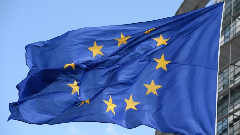 Em setembro de 2014 a Comissão Europeia considerou que a proposta estava fora das suas atribuições, recusando-se a registá-la