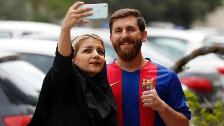 Reza Parastesh, o sósia de Lionel Messi, tem 25 anos e é estudante