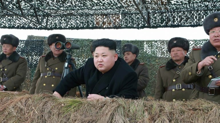 A Coreia do Norte realizou hoje novo teste com um míssil balístico