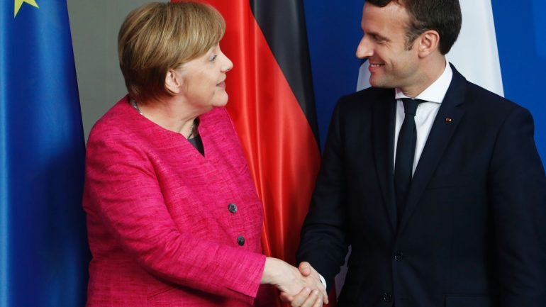 Merkron? Angela Merkel e Emmanuel Macron prometem relação mais próxima entre os dois países