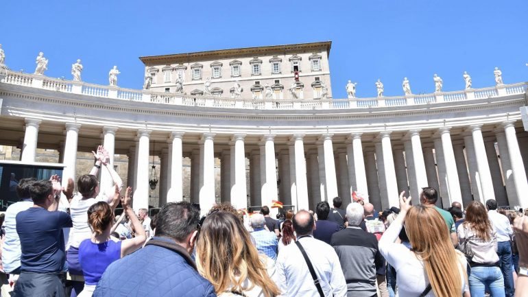 O último relatório, em 2015, concluiu que o Vaticano corrigiu várias fraquezas estruturais, mas foi lento no lançamento dos processos legais