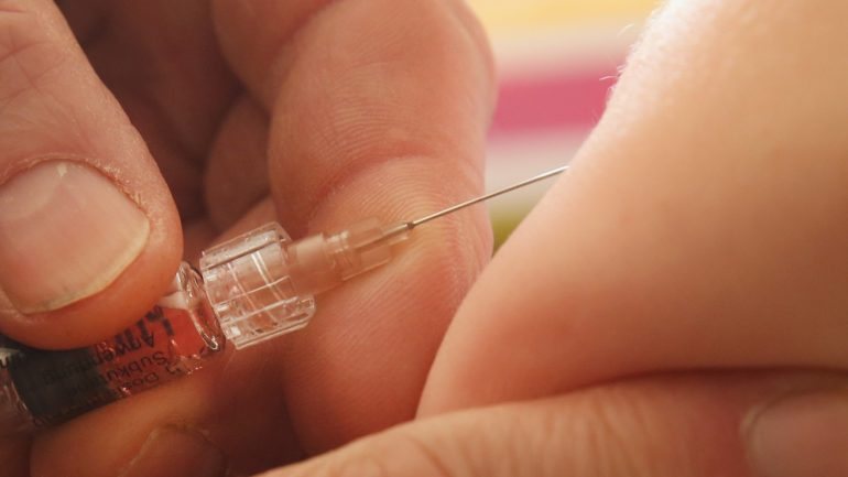 Dos 29 casos confirmados, 17 não estavam vacinados contra o sarampo