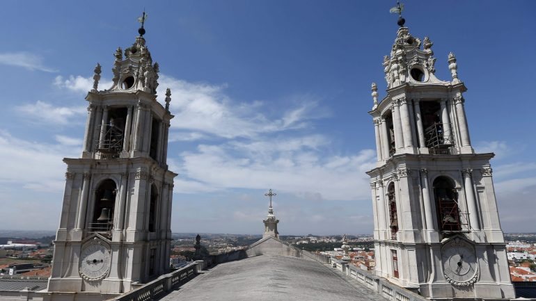 De acordo com o programa, a 27 de maio, os seis órgãos históricos da basílica do Palácio de Mafra vão ser tocados por diversos diretores artísticos de várias cidades com órgãos históricos