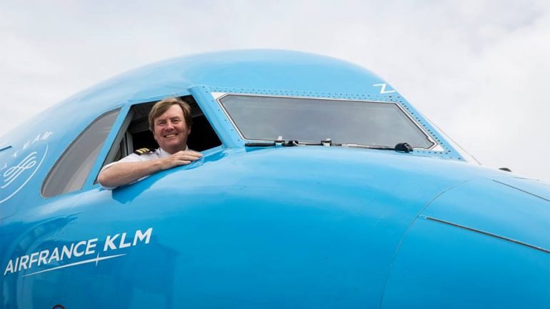 O monarca copilotou voos comerciais da KLM Cityhopper pelo menos duas vezes por mês