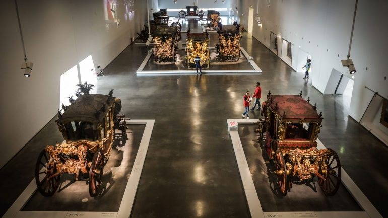 O Museu Nacional dos Coches fechou a 26 de abril para conclusão da montagem do projeto museográfico