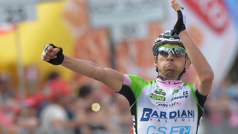 Pirazzi, de 30 anos, vencedor de uma etapa do Giro em 2014, deveria chefiar a equipa, na sua sétima participação na corrida, enquanto Ruffoni, de 26 anos, iria participar na 'corsa rosa' pela quarta vez