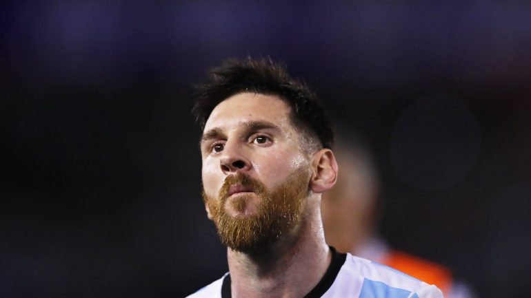 A decisão final sobre o cumprimento da pena cabe à Audiência de Barcelona, mas Messi não deverá passar pela prisão