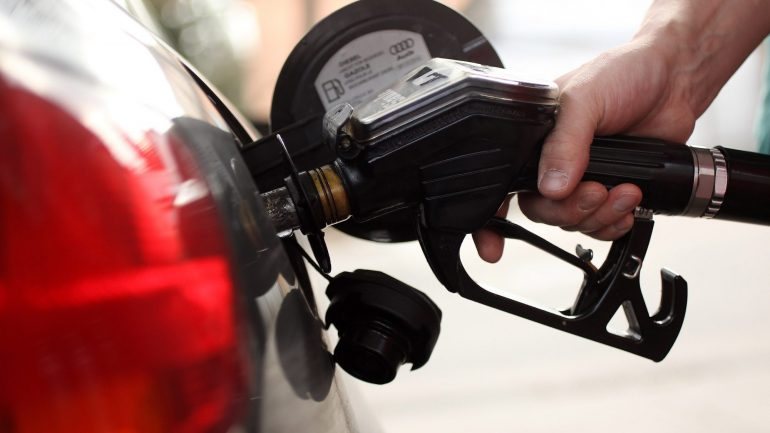 Na Europa, a percentagem de veículos a gasóleo transaccionados cifra-se agora nos 46%, o que significa que este tipo de combustível deixou de dominar o mercado