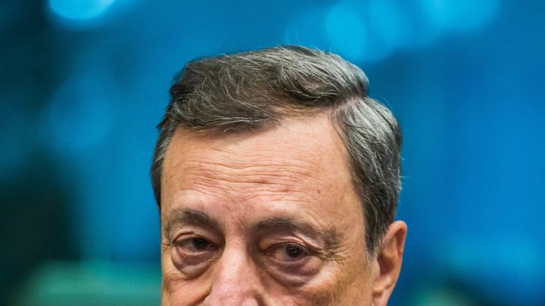 Papademos foi vice-governador do BCE e chefiou, entre 2011 e 2012, um governo &quot;tecnocrático&quot; na Grécia durante seis meses