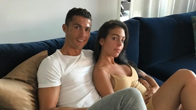 Foi a primeira vez que Ronaldo partilhou uma foto com a namorada