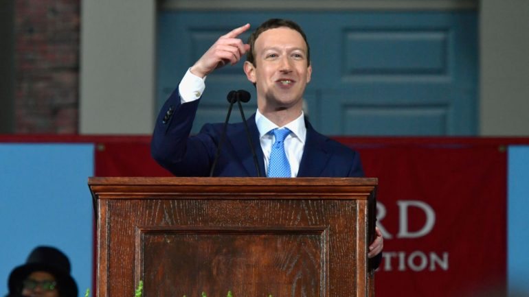 Mark Zuckerberg voltou à Universidade de Harvard 12 anos depois de se ter inscrito