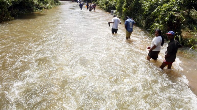 Estas são as piores inundações no Sri Lanka desde maio de 2003