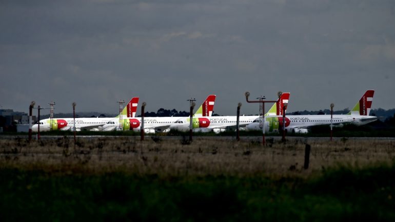 A falha no sistema de abastecimento de combustível ocorrida em 10 de maio no aeroporto de Lisboa afetou 41.681 pessoas, levou ao cancelamento de 97 voos, 202 descolaram com atraso e 12 tiveram de divergir para outros locais