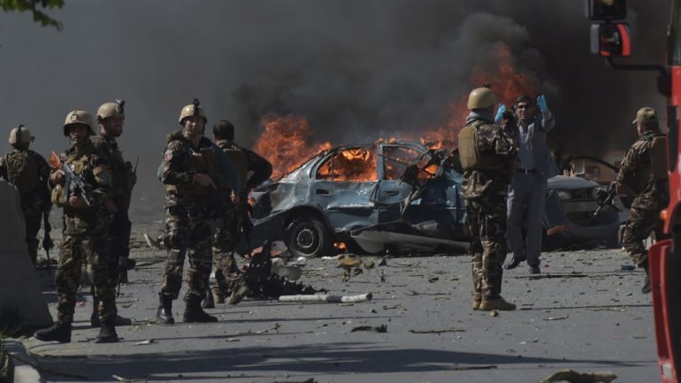 A explosão da viatura armadilhada ocorreu na área diplomática da capital afegã