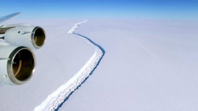 A separação do bloco de gelo irá resultar na perda de 10% da plataforma Larsen C