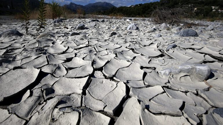 No final do mês de abril, 96% do território estava em seca fraca a moderada e apenas a região do Algarve não se encontrava em situação de seca