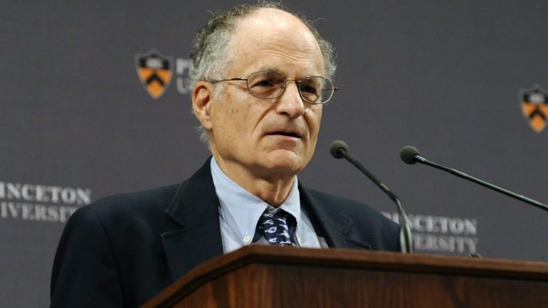 Sargent, um professor da Universidade de Nova Iorque, recebeu o Nobel da Economia em 2011 pela sua investigação empírica nas causas e efeitos na macroeconomia
