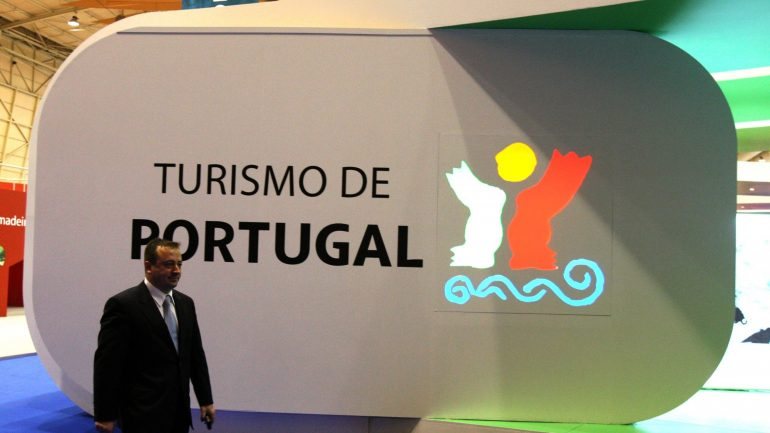 A medida, inscrita no programa Estratégia Turismo 2027, aproveita a vitória no Euro2016 para promover o país