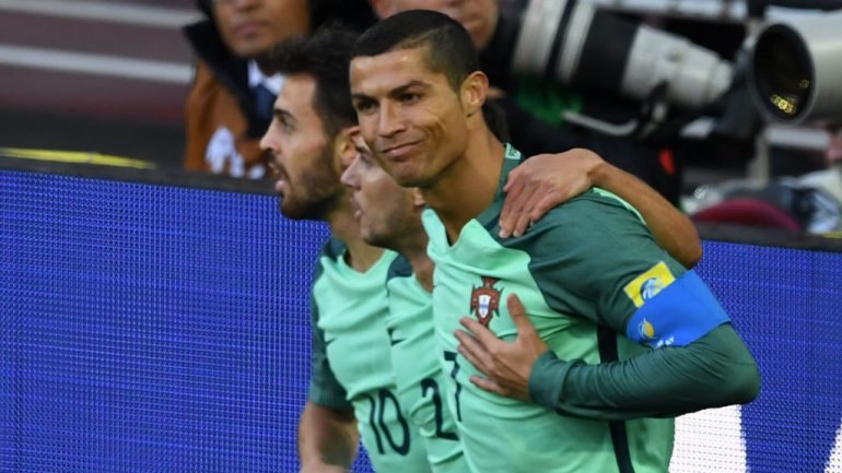 Cristiano Ronaldo marcou o único golo logo aos 8', após cruzamento de Raphäel Guerreiro