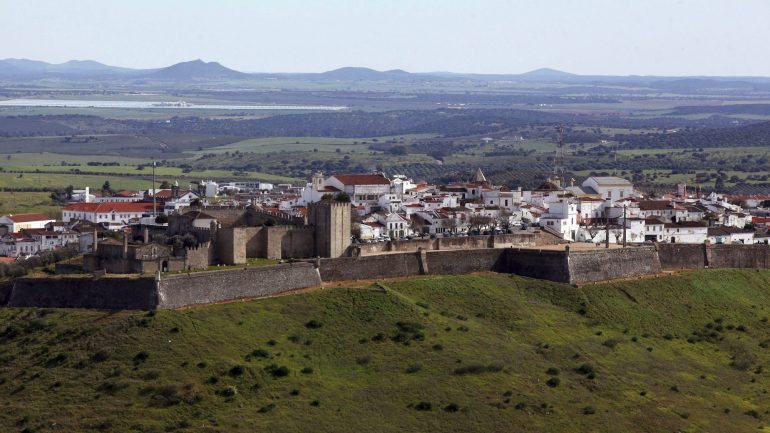 As fortificações da cidade de Elvas foram classificadas como Património Mundial na categoria de bens culturais