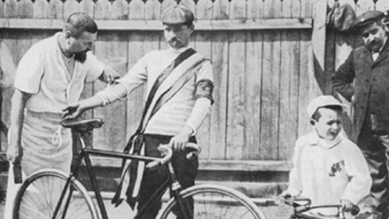 Maurice-François Garin venceu o primeiro Tour de 1903 e também o de 1904, onde seria depois desqualificado