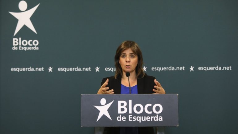 Durante uma conferência de imprensa na sede do BE, em Lisboa, Catarina Martins foi questionada pelos jornalistas sobre as falhas do SIRESP (Sistema Integrado de Redes de Emergência e Segurança de Portugal)