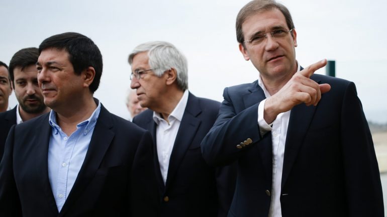 O candidato do PSD ao Porto é um dos principais visados pelos militantes que deixaram o partido