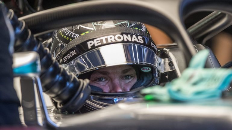 Nico Rosberg no cockpit do F1 Mercedes AMG