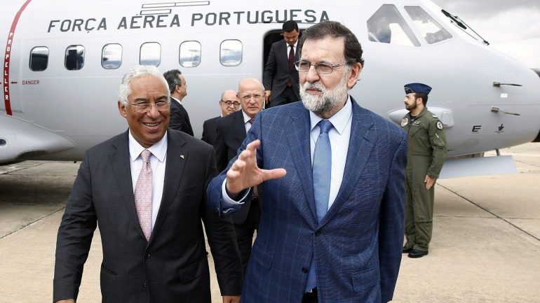 Louçã já escreveu que &quot;o Partido Popular espanhol está muito preocupado com o exemplo do governo português e desembainhou a intriga&quot;