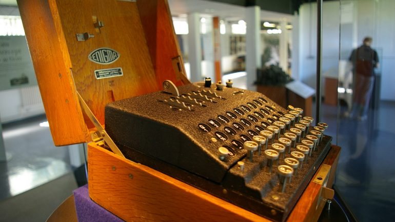Estas máquinas eram usadas pelo regime nazi para codificar e descodificar mensagens