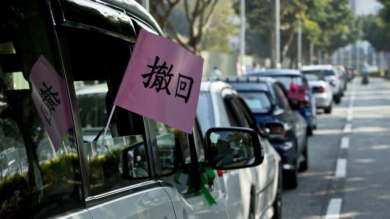 O serviço da Uber é considerado ilegal pelas autoridades de Macau que aplicam multas de 30.000 patacas (3.300 euros)