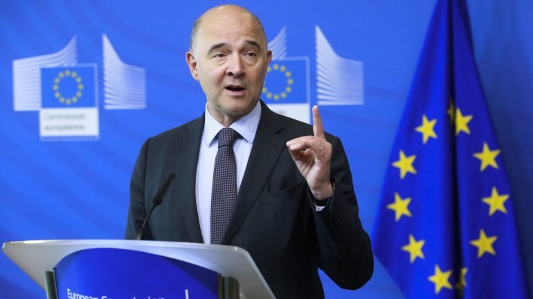 Pierre Moscovici está de visita a Portugal por um dia