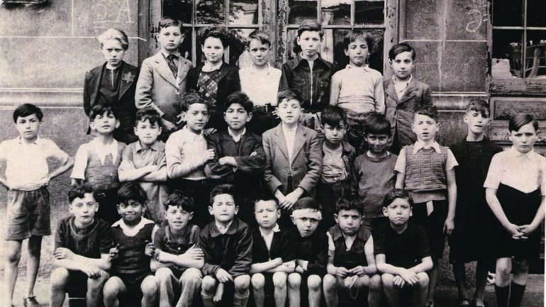 Dos 13 mil judeus deportados pelo regime de Vichy, estima-se que um terço tenham sido crianças